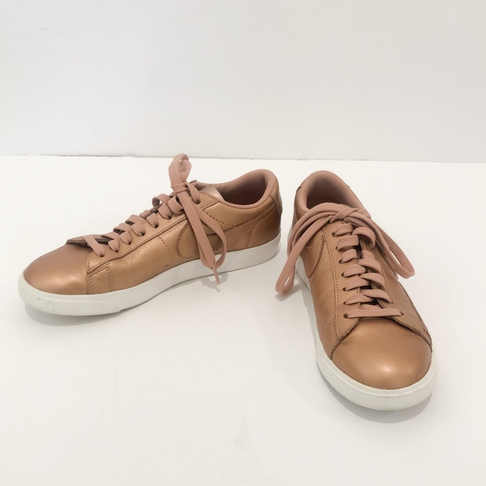 Nike Sneaker - image 3